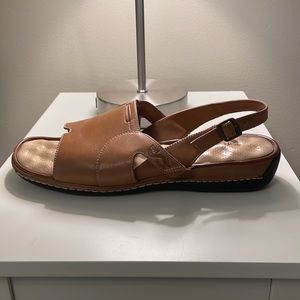 Softwalk Tan sling back flats